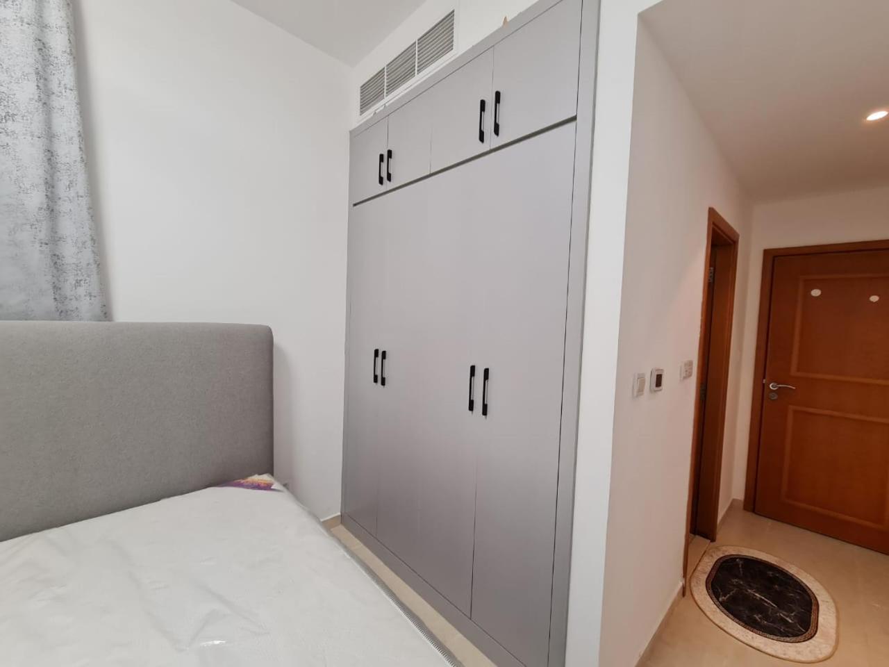 Apartment Aliving Iconic 1br At Marina Near Metro